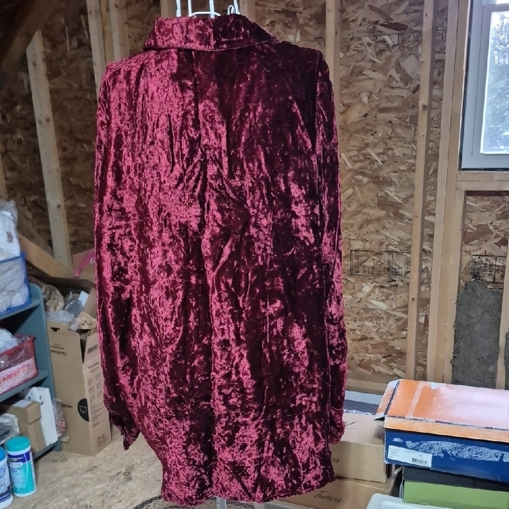 Liz Claiborne Deep Red Velvet Shirt - Picture 4 of 7
